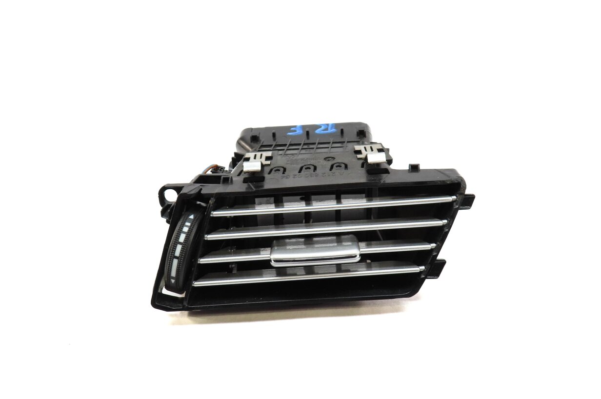 Thumbnail 2: 2012 MERCEDES E350 SEDAN (W212) FRONT FAR RIGHT OUTER DASH A/C HEATER AIR VENT