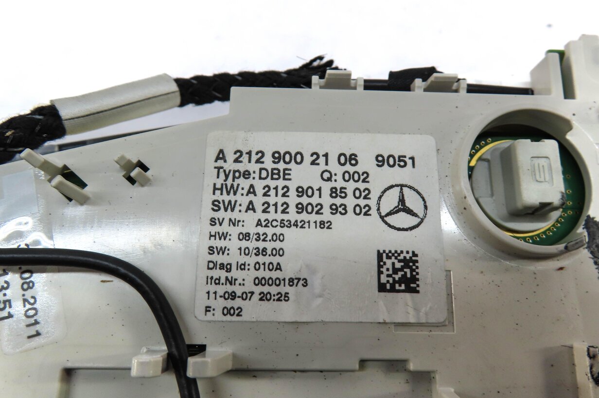 Thumbnail 5: 2012 MERCEDES E350 SEDAN (W212) FRONT ROOF DOME LIGHT w/ SWITCH BUTTONS (BLACK)