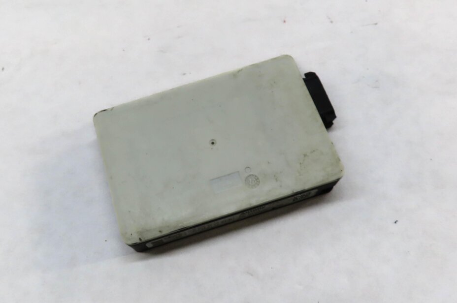 2012 MERCEDES E350 SEDAN (W212) REAR BLIND SPOT RADAR ALERT MODULE 0009050210