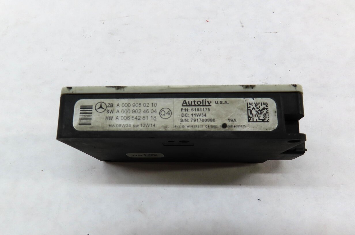 Thumbnail 4: 2012 MERCEDES E350 SEDAN (W212) REAR BLIND SPOT RADAR ALERT MODULE 0009050210