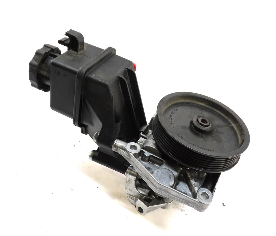 2012-2020 MERCEDES E350 SLC43 SLK350 (W212 W172) POWER STEERING PUMP w/ PULLEY