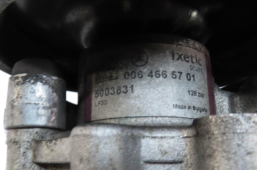 Thumbnail 7: 2012-2020 MERCEDES E350 SLC43 SLK350 (W212 W172) POWER STEERING PUMP w/ PULLEY