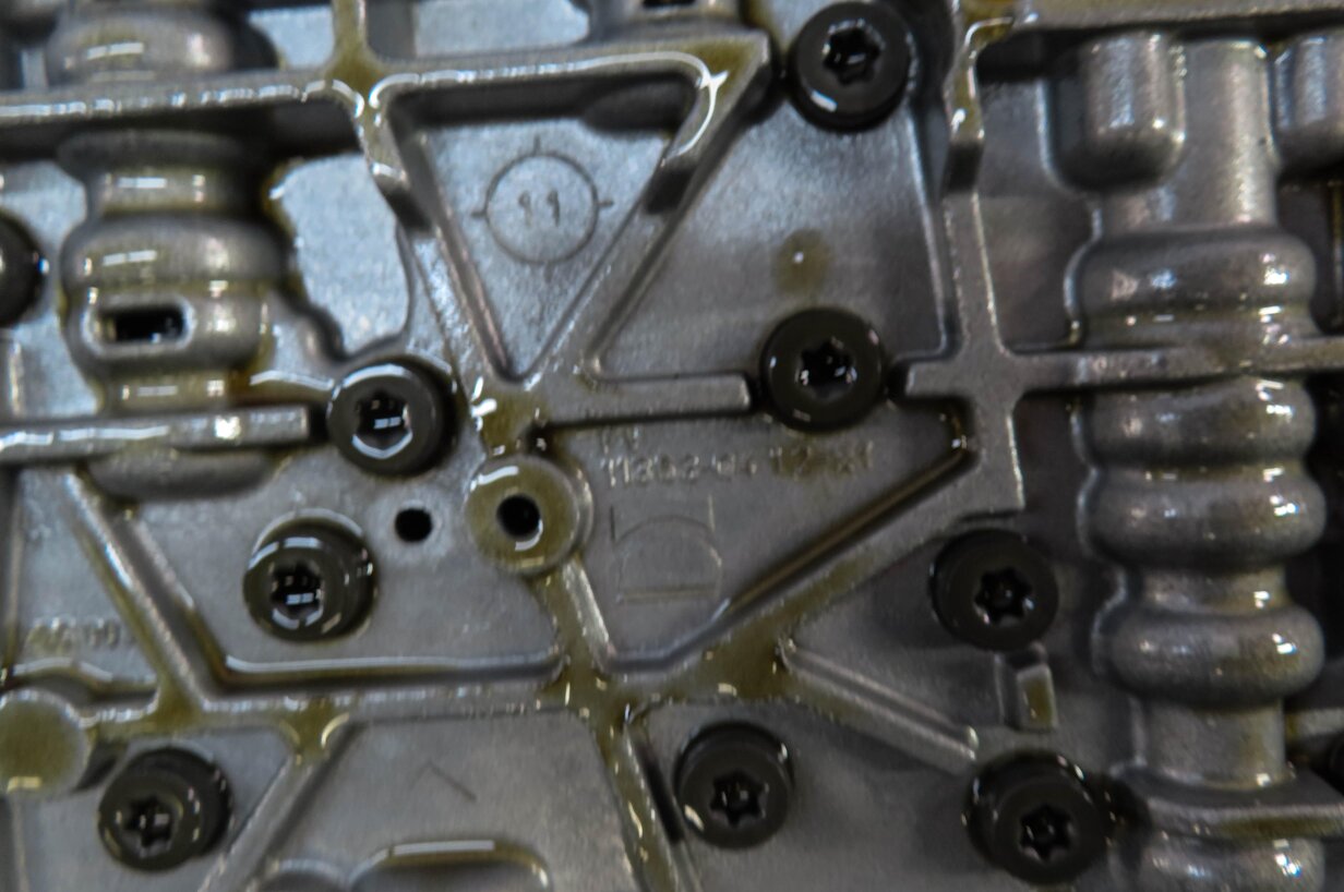 Thumbnail 7: 2012 MERCEDES E350 SEDAN (W212) 3.5L TURBO (M276) AUTO TRANS VALVE BODY BLOCK