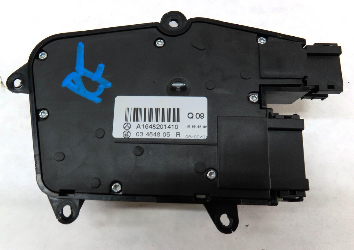 Thumbnail 4: 2010 MERCEDES GL350 (X164) FRONT RIGHT PASSENGER SEAT ADJUST ADJUSTMENT SWITCH