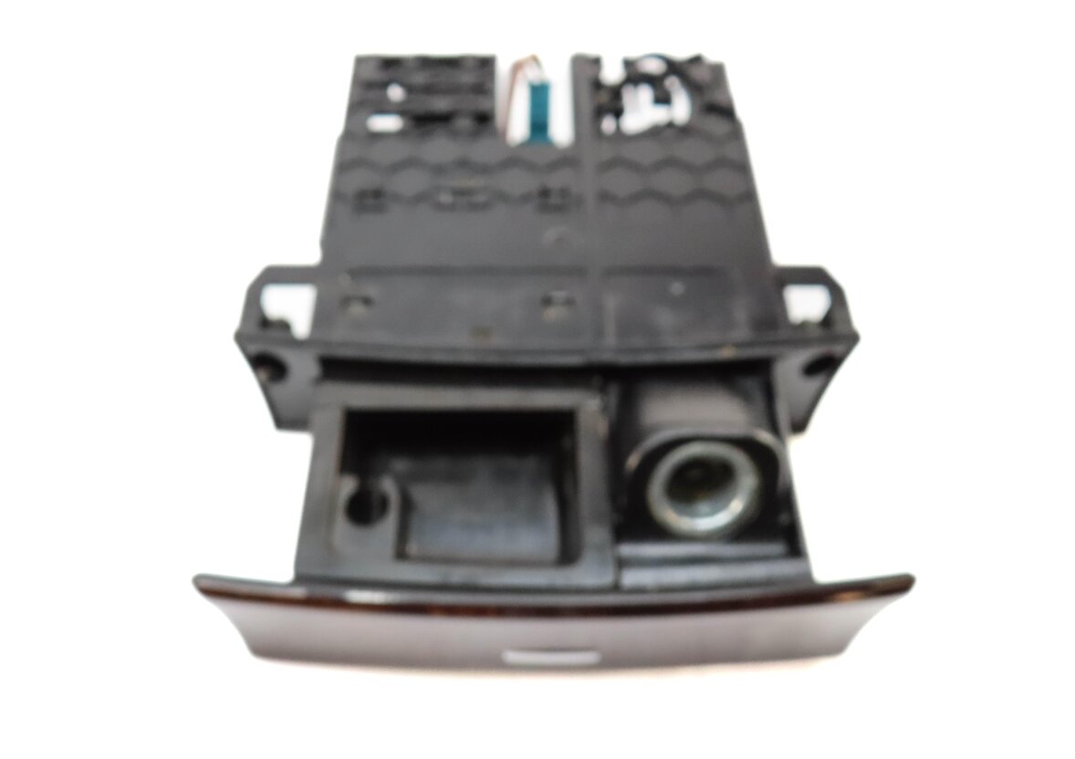 Thumbnail 5: 2010 MERCEDES GL350 X164 FRONT CENTER CONSOLE ASHTRAY (WOOD BURRED WALNUT TRIM)