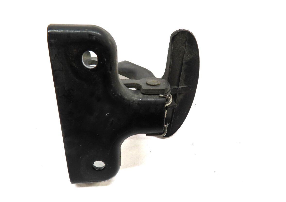 Thumbnail 4: 2010 MERCEDES GL350 (X164) HOOD SAFETY HOOK CATCH RELEASE LEVER w/ HOOD SHOCKS