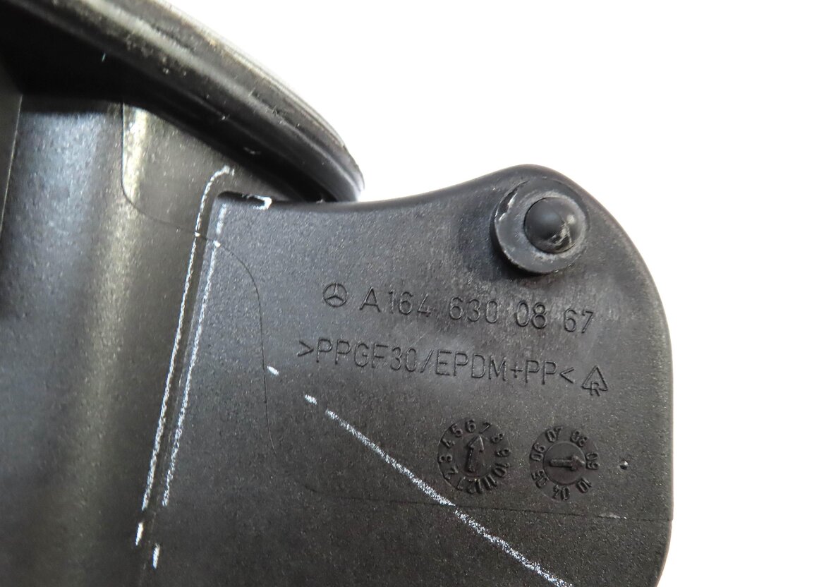 Thumbnail 5: 2007-2012 MERCEDES GL320 GL350 GL450 GL550 (X164) FUEL TANK DOOR (SILVER)