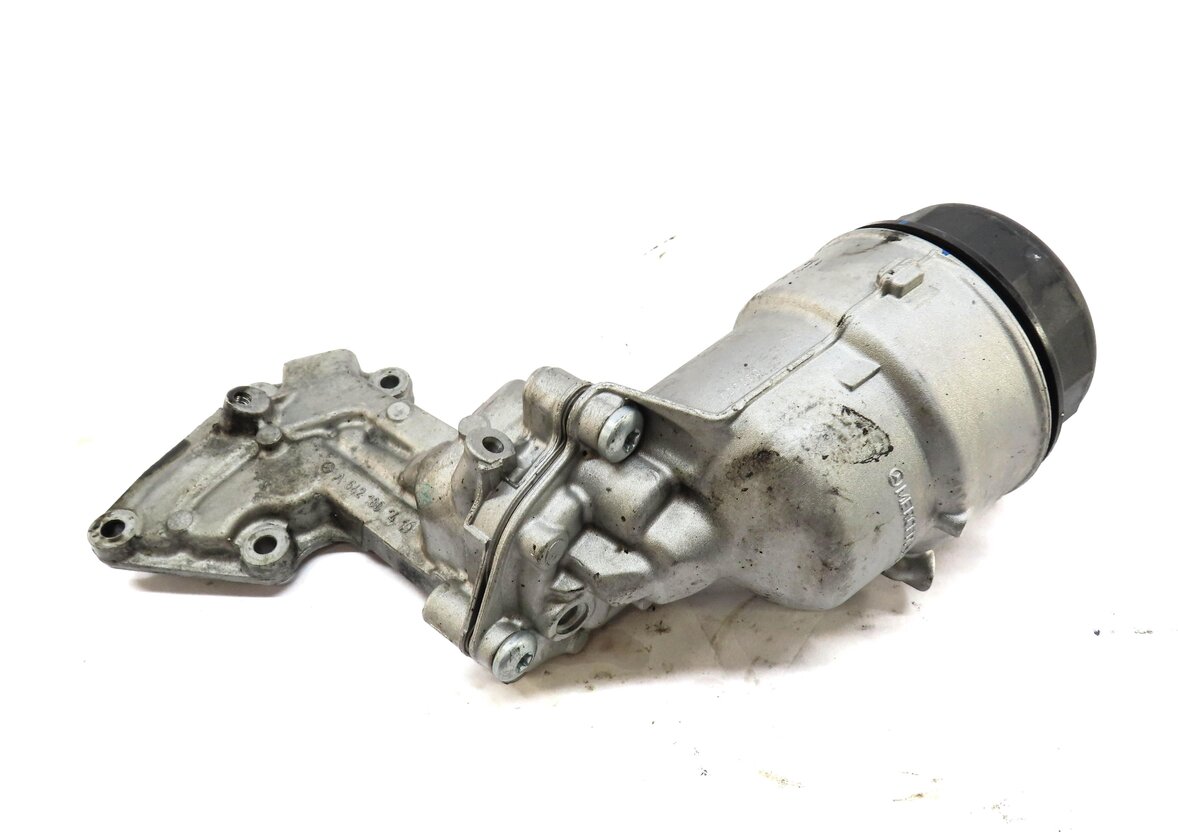 Thumbnail 3: 2010 MERCEDES GL350 (X164) 3.0L TURBO DIESEL ENGINE (OM642) OIL FILTER HOUSING