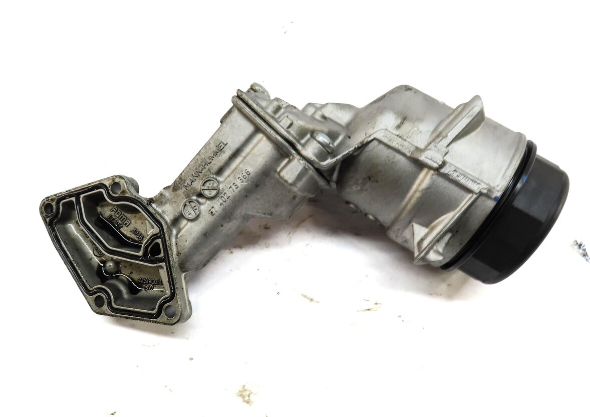 Thumbnail 4: 2010 MERCEDES GL350 (X164) 3.0L TURBO DIESEL ENGINE (OM642) OIL FILTER HOUSING