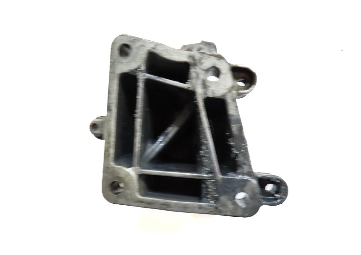 Thumbnail 4: 2010 MERCEDES GL350 (X164) 3.0L TURBO DIESEL (OM642) RIGHT ENGINE MOUNT BRACKET