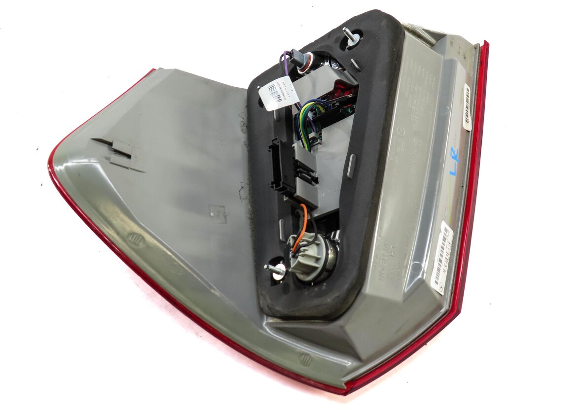 Thumbnail 4: 2010-2012 MB GL350 GL450 GL550 (X164) LEFT DRIVER TAILLIGHT BRAKE LIGHT LAMP