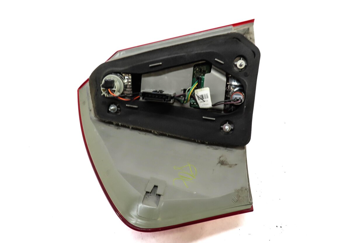 Thumbnail 4: 2010-2012 MB GL350 GL450 GL550 (X164) RIGHT PASSENGER TAILLIGHT BRAKE LIGHT LAMP