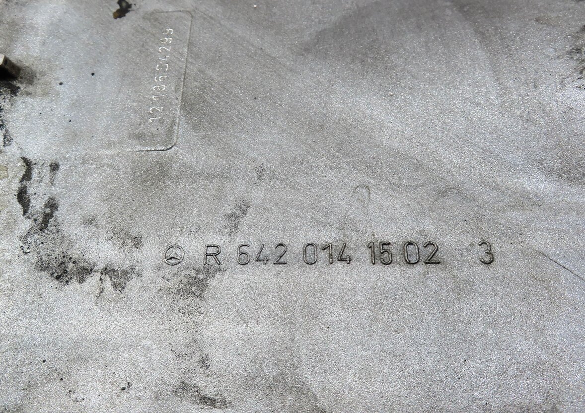 Thumbnail 6: 07-11 MERCEDES GL ML R CLASS (W164 W251 X164) 3.0L DIESEL UPPER ENGINE OIL PAN