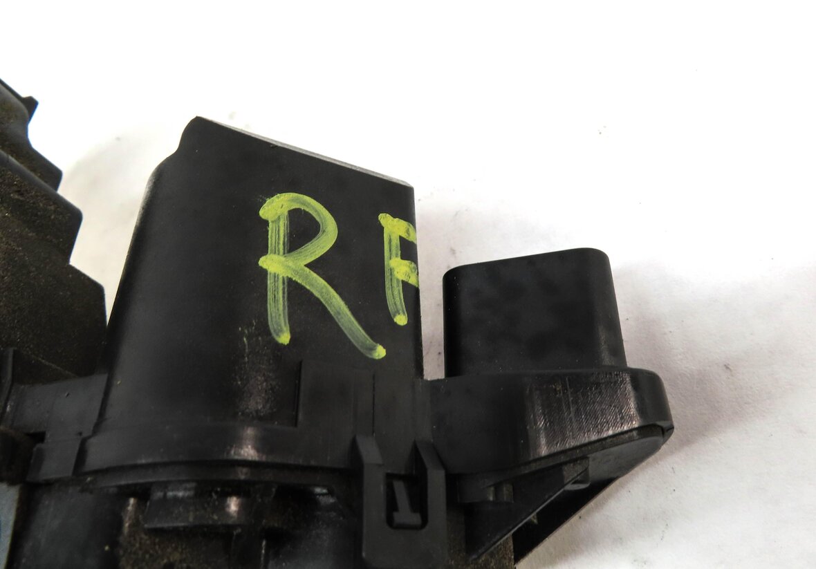 Thumbnail 5: 10-16 LR4 - RANGE ROVER SPORT EVOQUE (L320 L538) RIGHT FRONT PASSIVE DOOR LATCH