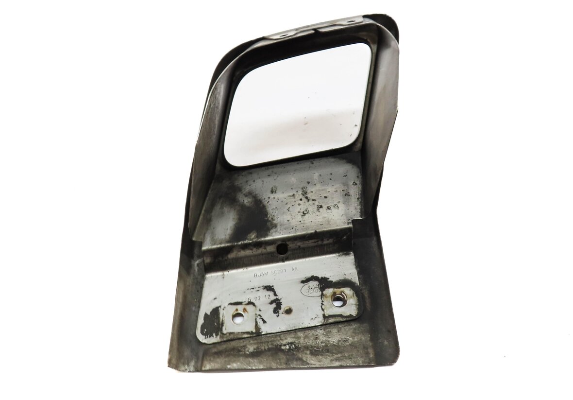 Thumbnail 4: 12-17 RANGE ROVER EVOQUE (L538) RIGHT PASSENGER REAR EXHAUST TIP TRIM (SILVER)