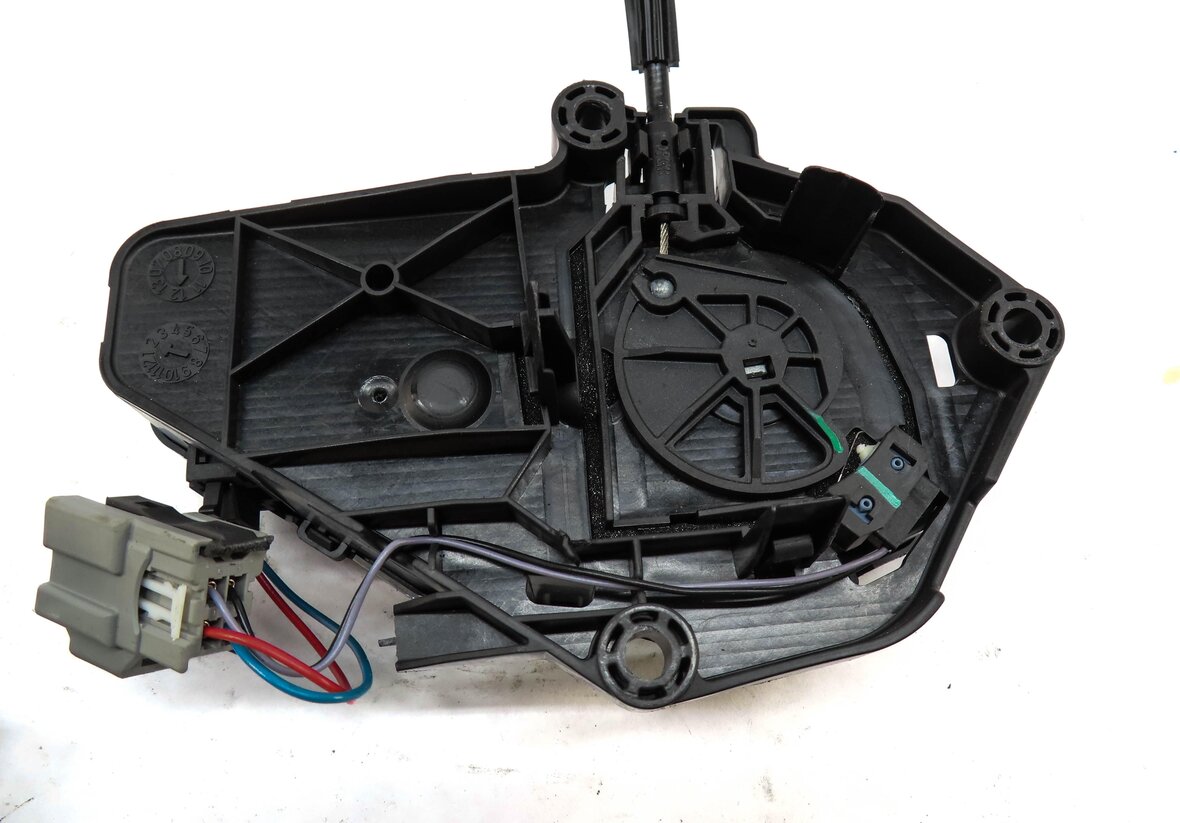 Thumbnail 4: 2012 LAND RANGE ROVER EVOQUE REAR TRUNK LOCK LATCH w/ ACTUATOR MOTOR & CABLE