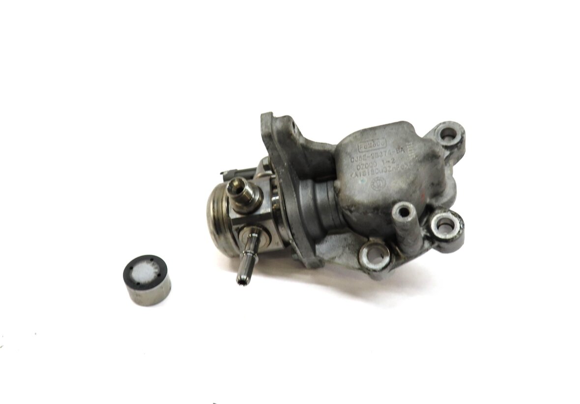 Thumbnail 2: 12-17 LR2 DISCOVERY SPORT RANGE ROVER EVOQUE (L538 L550) HIGH PRESSURE FUEL PUMP