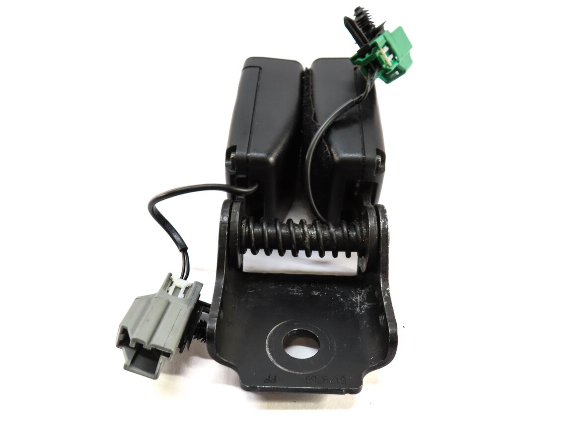 Thumbnail 5: 2012 LAND RANGE ROVER EVOQUE REAR RIGHT CENTER SEATBELT BUCKLE RECEIVER (BLACK)