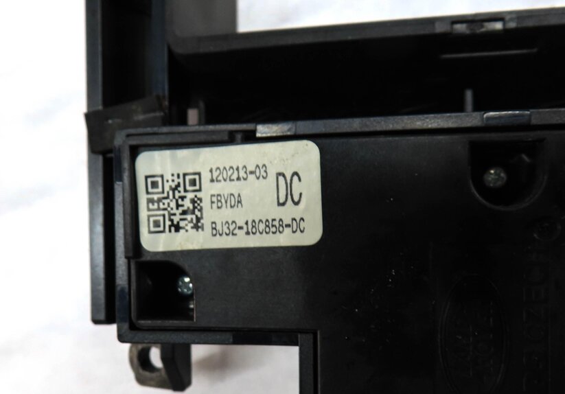Thumbnail 6: 12-15 RANGE ROVER EVOQUE (L538) RADIO STEREO NAVIGATION SWITCH PANEL SCREEN TRIM