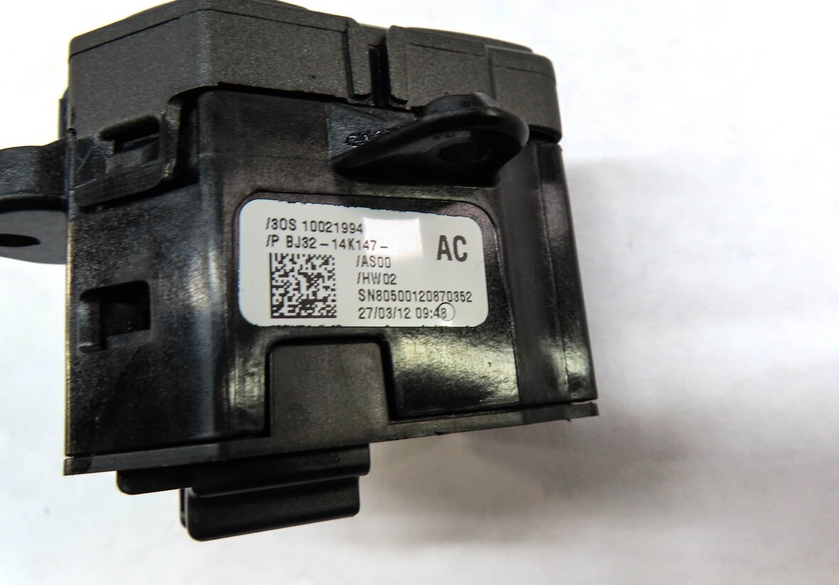 Thumbnail 5: 2012 LAND RANGE ROVER EVOQUE TRACTION CONTROL HILL DESCENT SWITCH BUTTON PANEL