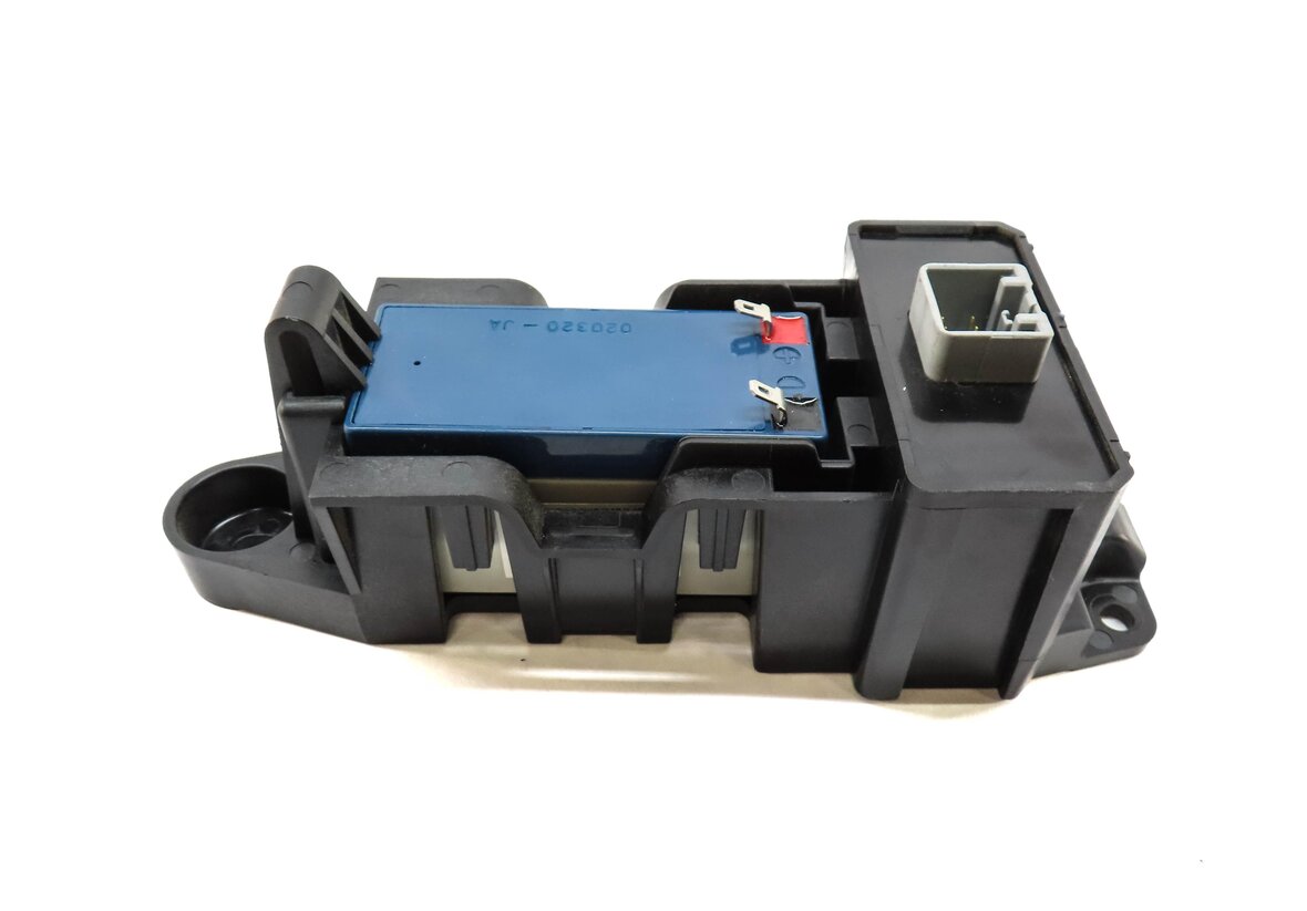Thumbnail 3: 2012 LAND RANGE ROVER EVOQUE AUXILIARY BATTERY w/ MOUNT BRACKET BJ3210C693AC