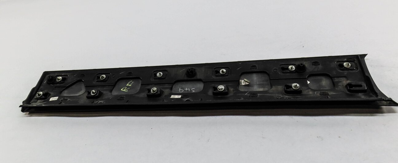 Thumbnail 4: 12 LAND RANGE ROVER EVOQUE FRONT RIGHT PASSENGER LOWER DOOR TRIM MOULDING WHITE