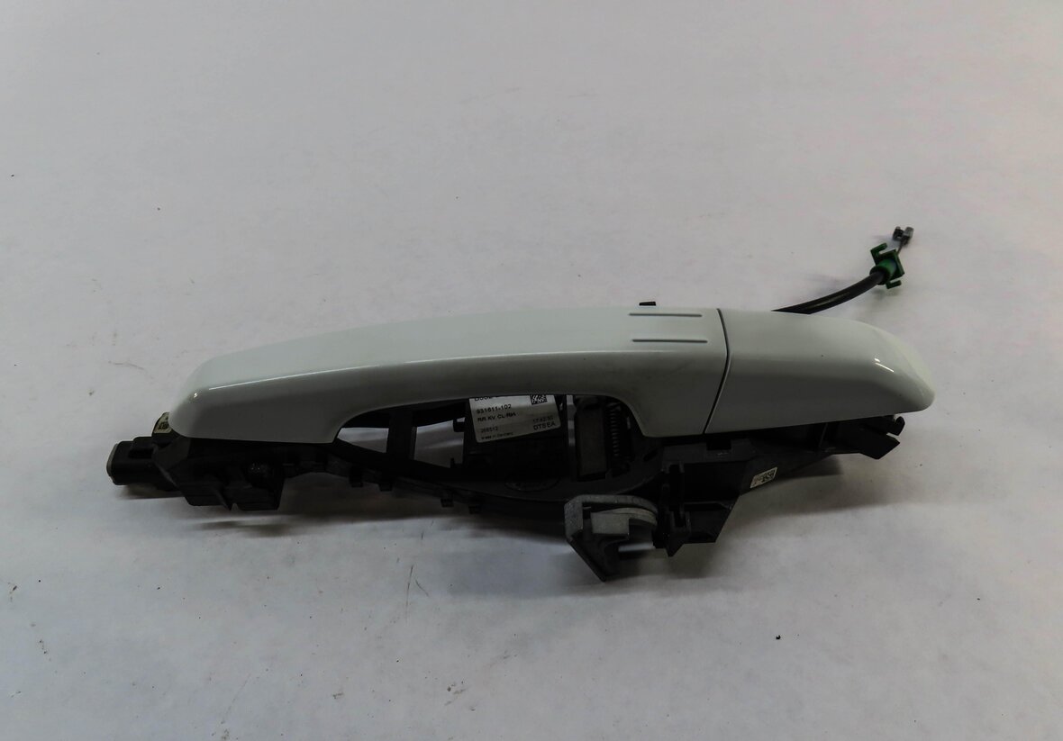 Thumbnail 2: 12-17 RANGE ROVER SPORT EVOQUE (L405 L494) RIGHT REAR PASSIVE DOOR HANDLE WHITE