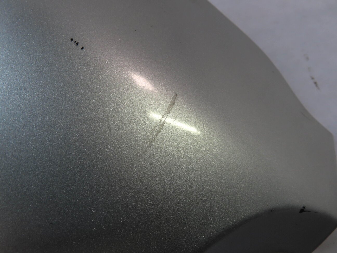 Thumbnail 7: 2012 LAND RANGE ROVER EVOQUE REAR LEFT EXHAUST MUFFLER TIP SURROUND TRIM SILVER