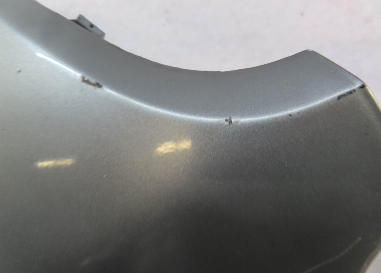 Thumbnail 8: 2012 LAND RANGE ROVER EVOQUE REAR RIGHT EXHAUST MUFFLER SURROUND TRIM SILVER
