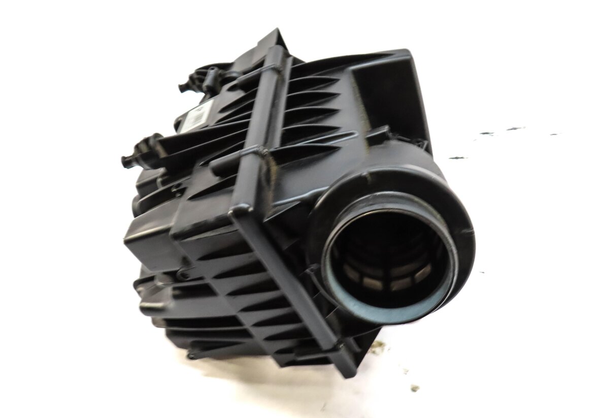 Thumbnail 2: 2012-2013 RANGE ROVER EVOQUE (L538) AIR FILTER BOX AIR CLEANER HOUSING