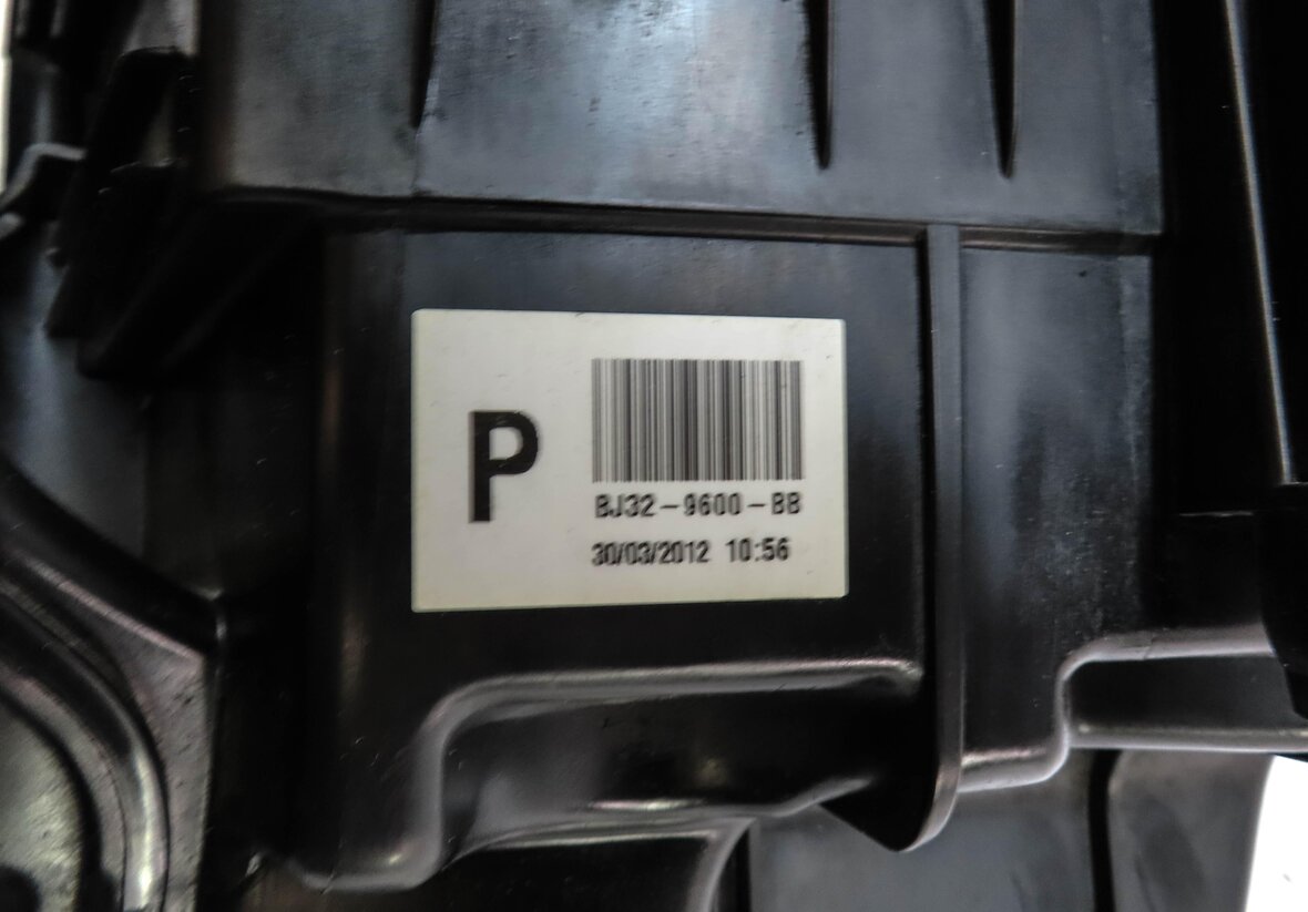 Thumbnail 7: 2012-2013 RANGE ROVER EVOQUE (L538) AIR FILTER BOX AIR CLEANER HOUSING