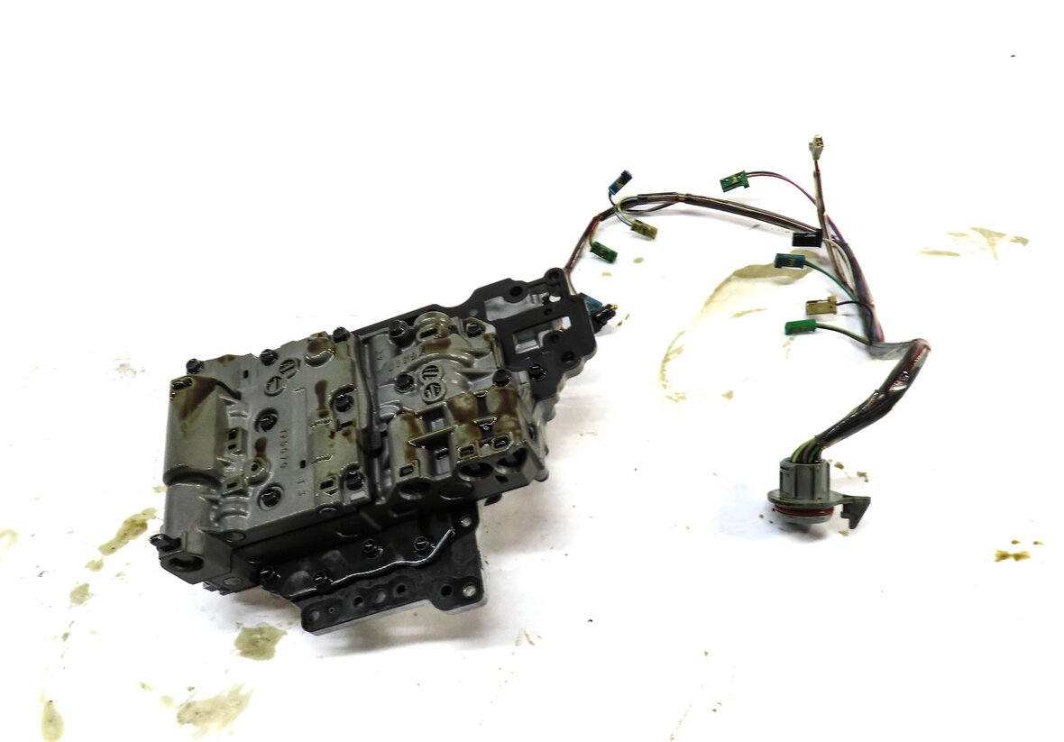 2012-2015 LAND ROVER LR2 / RANGE ROVER EVOQUE (L538) A/T TRANSMISSION VALVE BODY