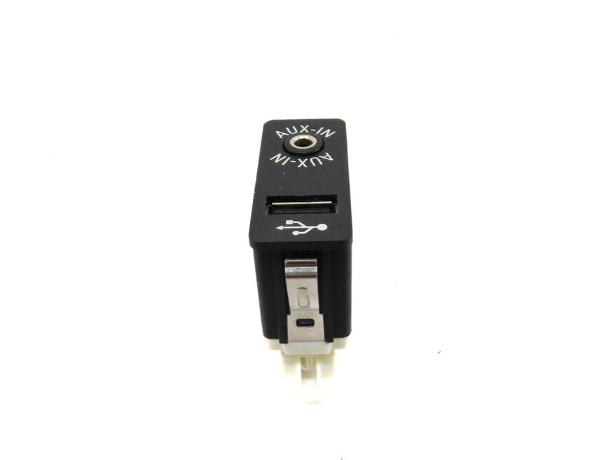Thumbnail 3: 2013 BMW X3 (F25) USB AUXILIARY AUDIO JACK INPUT PANEL 84109237653 9237653