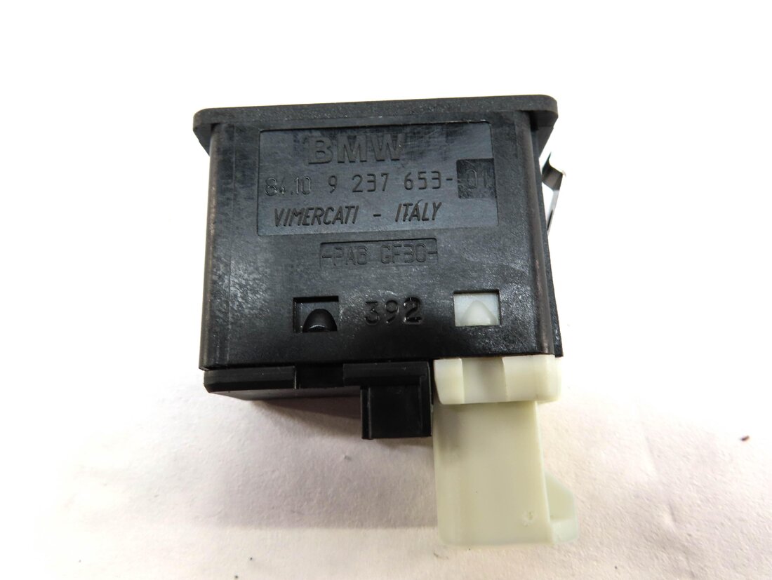 Thumbnail 5: 2013 BMW X3 (F25) USB AUXILIARY AUDIO JACK INPUT PANEL 84109237653 9237653