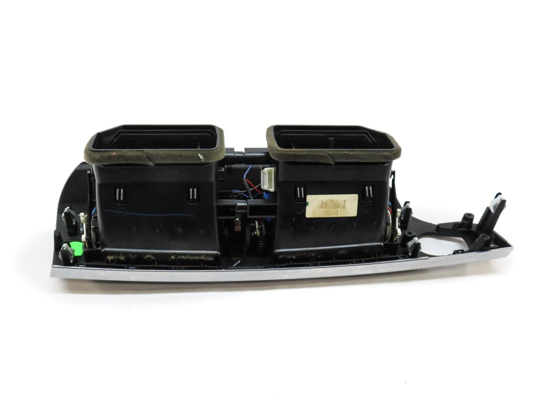 Thumbnail 4: 2013 BMW X3 (F25) FRONT CENTER DASH HVAC A/C HEATER AIR VENT (BLACK) & HAZARD
