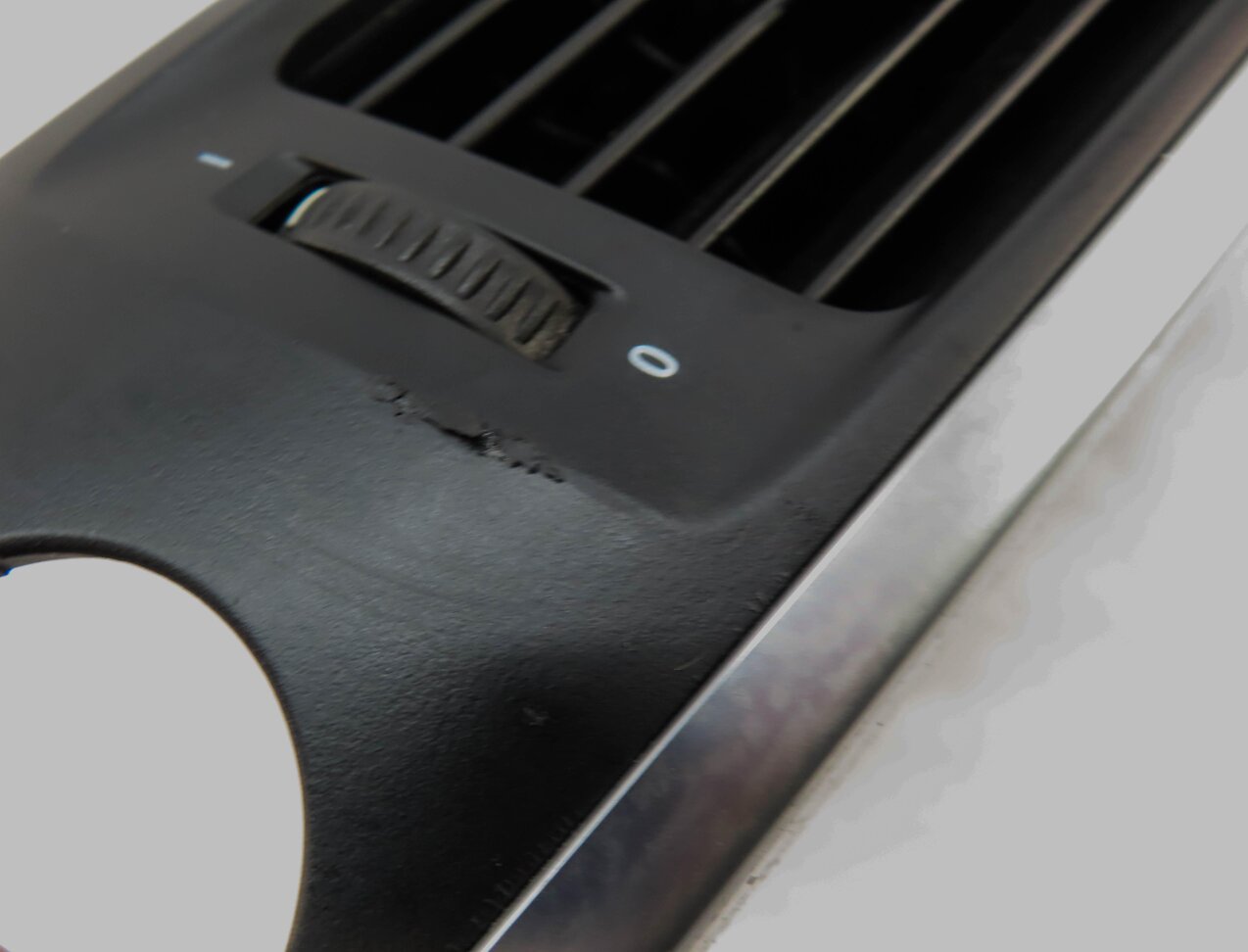 Thumbnail 6: 2013 BMW X3 (F25) FRONT CENTER DASH HVAC A/C HEATER AIR VENT (BLACK) & HAZARD