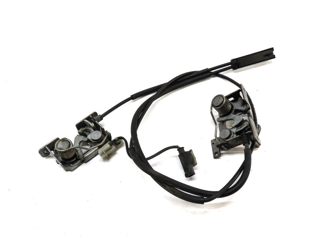 Thumbnail 3: 2013 BMW X3 (F25) FRONT LEFT & RIGHT LOWER HOOD LATCH SET w/ CABLE