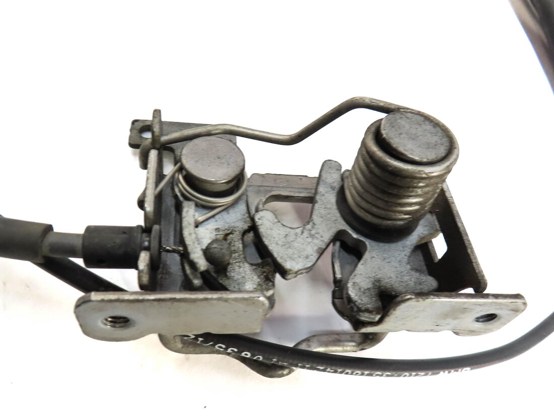 Thumbnail 6: 2013 BMW X3 (F25) FRONT LEFT & RIGHT LOWER HOOD LATCH SET w/ CABLE