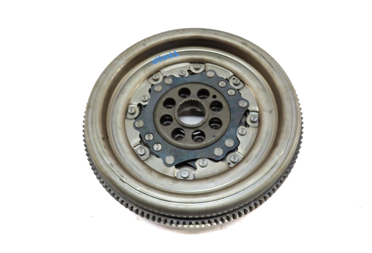 Thumbnail 4: 15-18 VW GOLF GTI / AUDI A3 S3 TT (8V MK3) 2.0L TURBO AUTO DUAL MASS FLYWHEEL