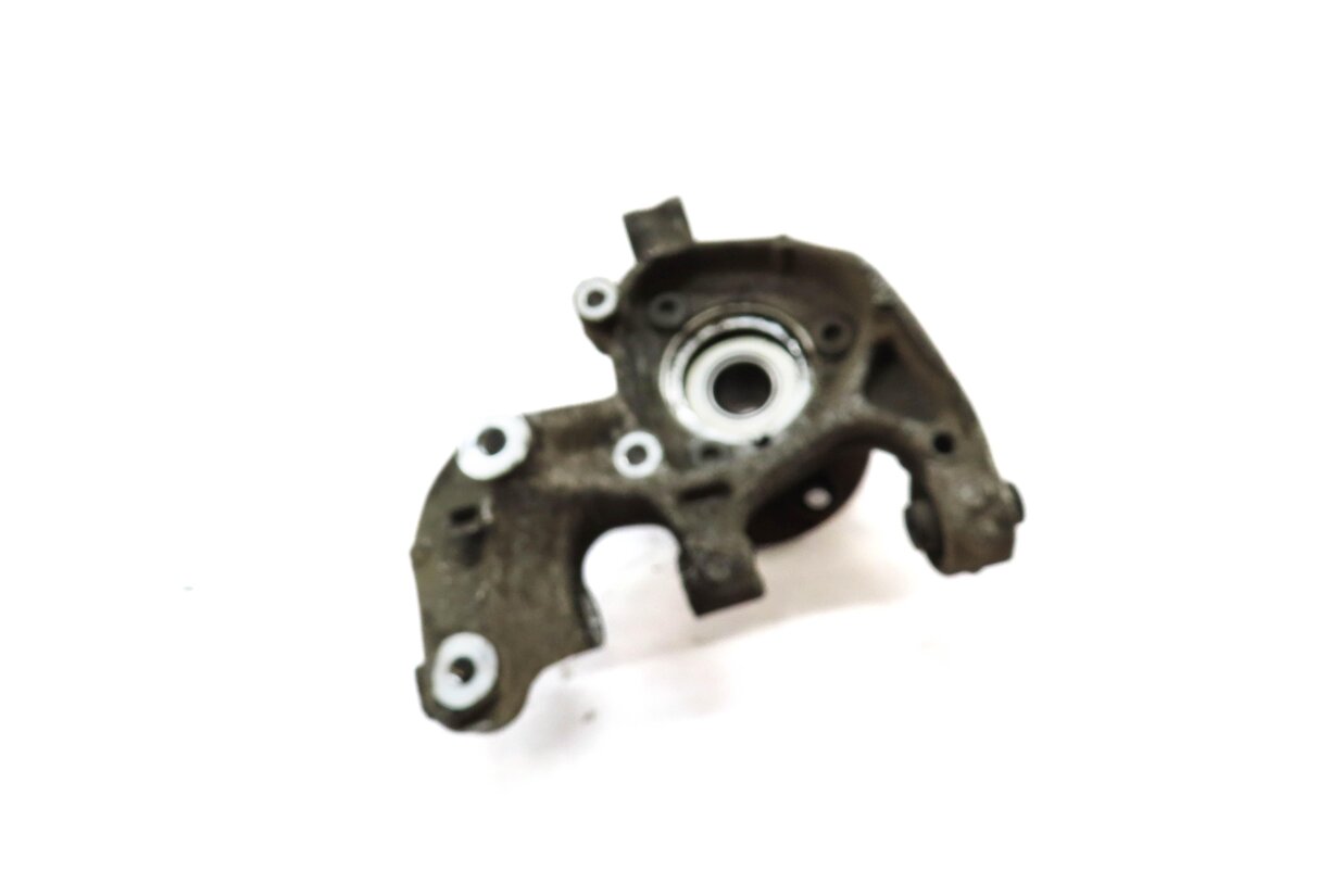 Thumbnail 2: 15-19 VW GOLF / AUDI A3 S3 RS3 (8V) AWD - RIGHT REAR SPINDLE KNUCKLE WHEEL HUB