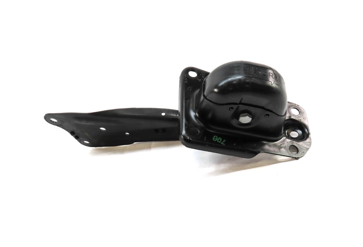 Thumbnail 3: 2015-2019 AUDI VW GOLF / A3 S3 RS3 TT (8V MK3) RIGHT PASSENGER REAR TRAILING ARM