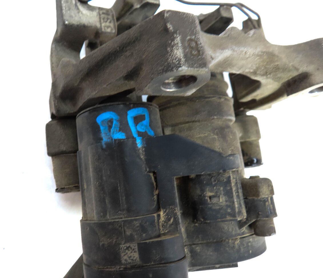 Thumbnail 7: 15-17 VW GOLF / 2015 AUDI A3 (8V) RIGHT PASSENGER REAR BRAKE CALIPER w/ ACTUATOR