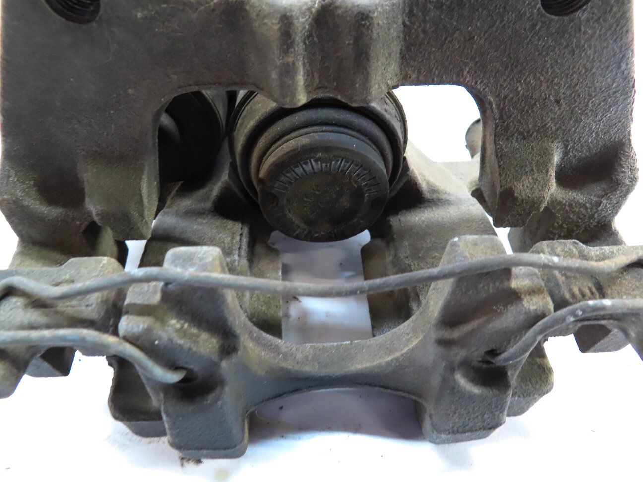 Thumbnail 6: 2015-2017 VW GOLF / 2015 AUDI A3 (8V) LEFT DRIVER REAR BRAKE CALIPER w/ ACTUATOR