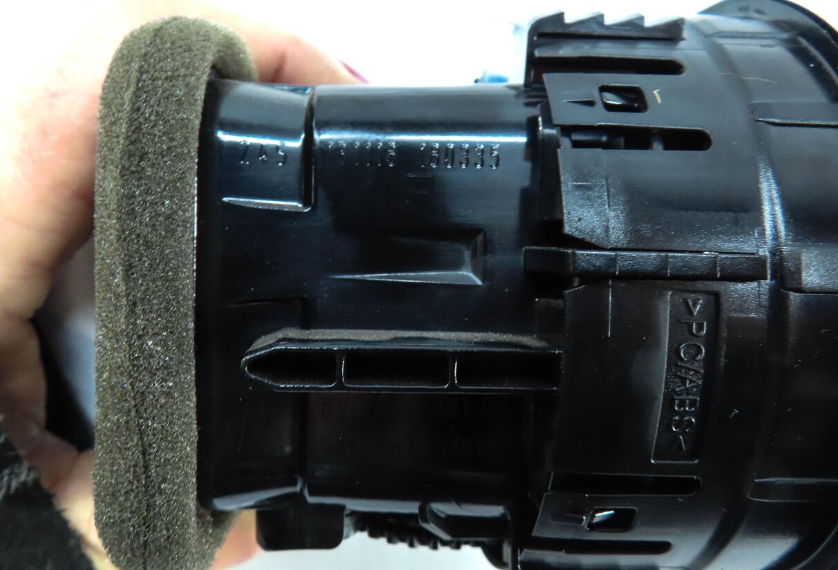 Thumbnail 5: 2015 AUDI A3 (8V) FRONT DASH DASHBOARD HVAC A/C HEATER BLACK AIR VENT 8V0820901C