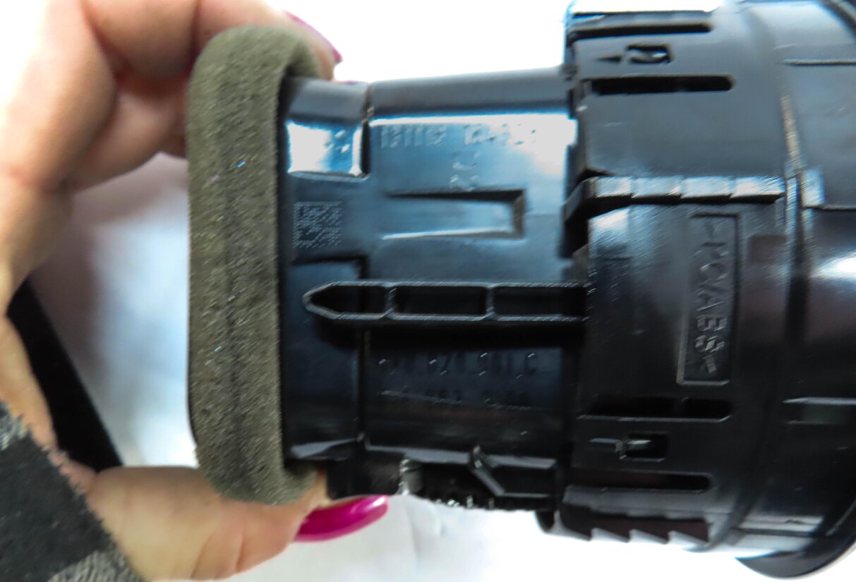 Thumbnail 5: 2015 AUDI A3 (8V) FRONT DASH DASHBOARD HVAC A/C HEATER BLACK AIR VENT 8V0820901C