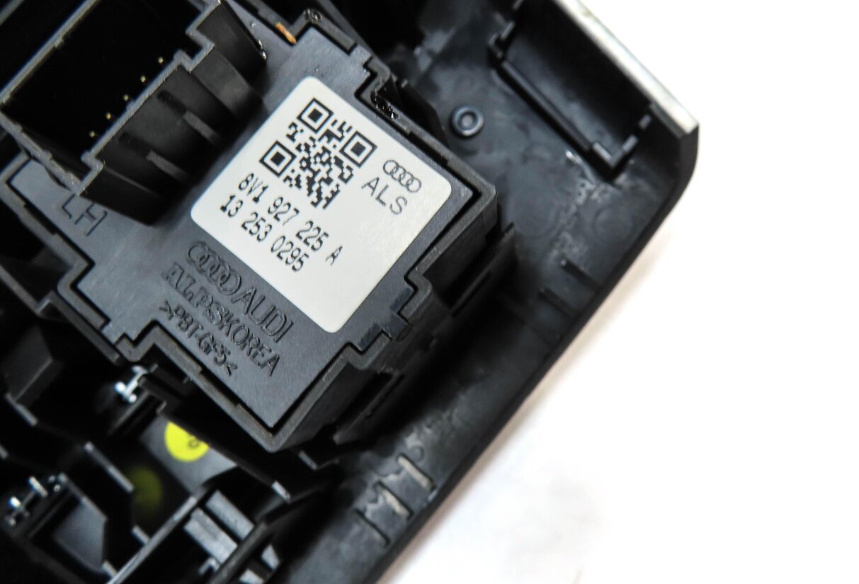 Thumbnail 5: 2015 AUDI A3 S3 8V MK3 NAVIGATION STEREO SCREEN MMI CONTROL KNOB IGNITION BUTTON
