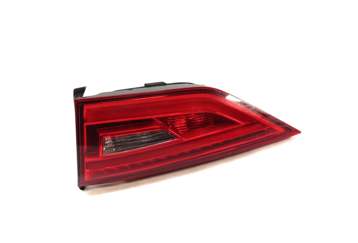 2015-2016 AUDI A3 S3 (8V) SEDAN CONVERTIBLE RIGHT INNER LED TAILLIGHT LIGHT LAMP