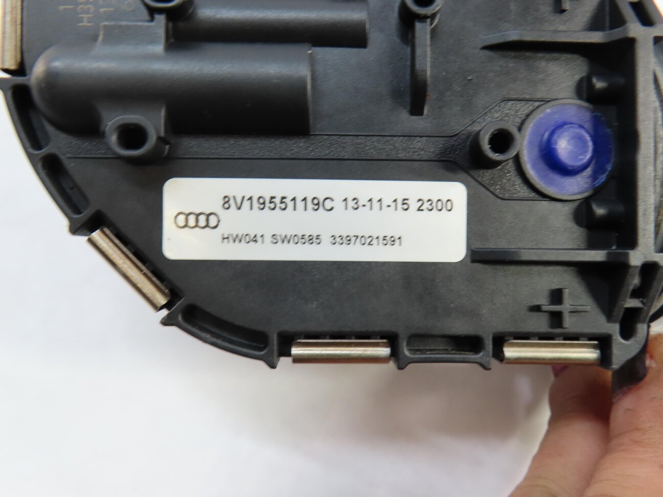 Thumbnail 5: 2015-2018 AUDI A3 S3 RS3 (8V) SEDAN / CONVERTIBLE - FRONT WINDSHIELD WIPER MOTOR