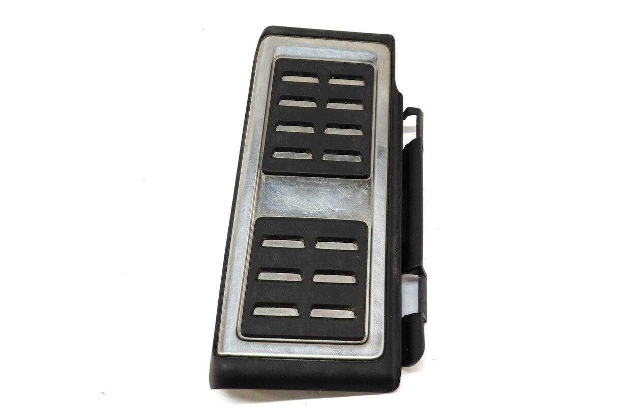 Thumbnail 3: 2015 AUDI A3 (8V) GAS BRAKE PEDAL COVER SET (SILVER & BLACK)