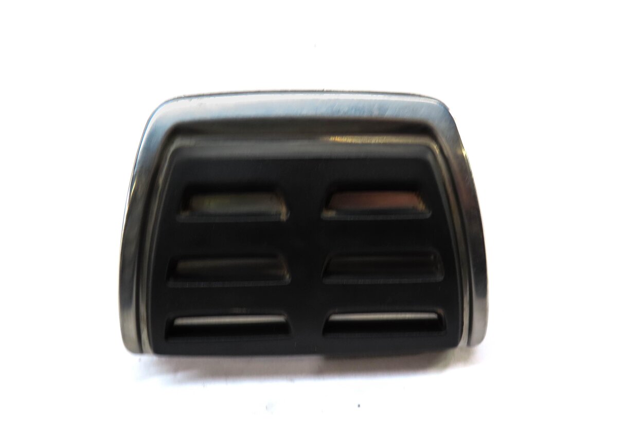 Thumbnail 4: 2015 AUDI A3 (8V) GAS BRAKE PEDAL COVER SET (SILVER & BLACK)
